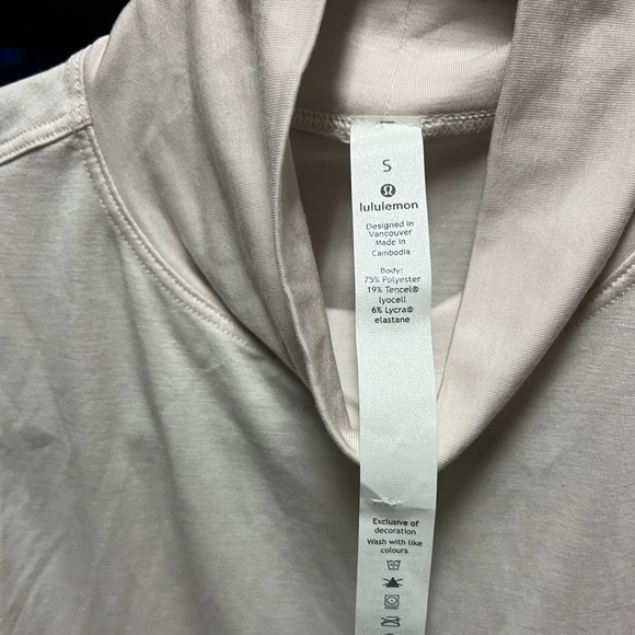 Lululemon “See the horizon” High Neck Tank 🌵Small - Picture 4 of 4